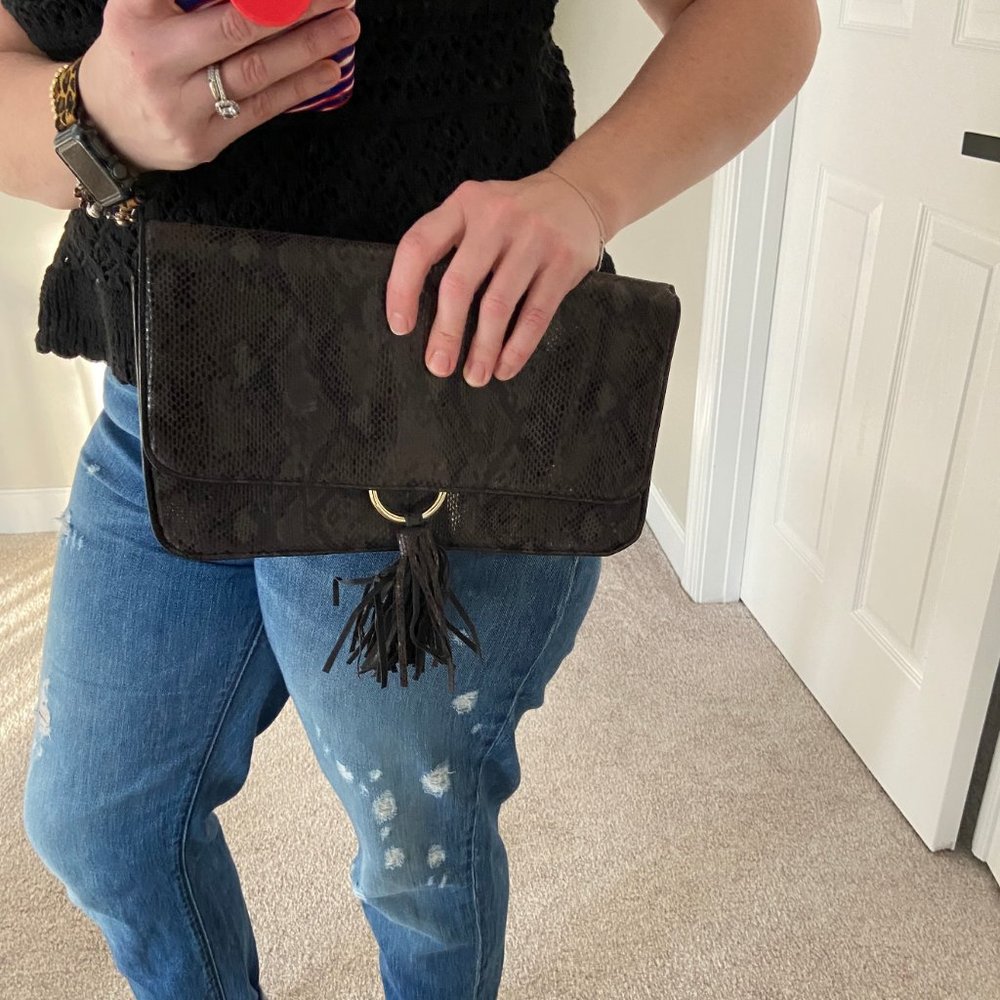 🆓 w/Any $20+ Purchase Topshop Faux Leather Clutch Purse Tassel Front Snake